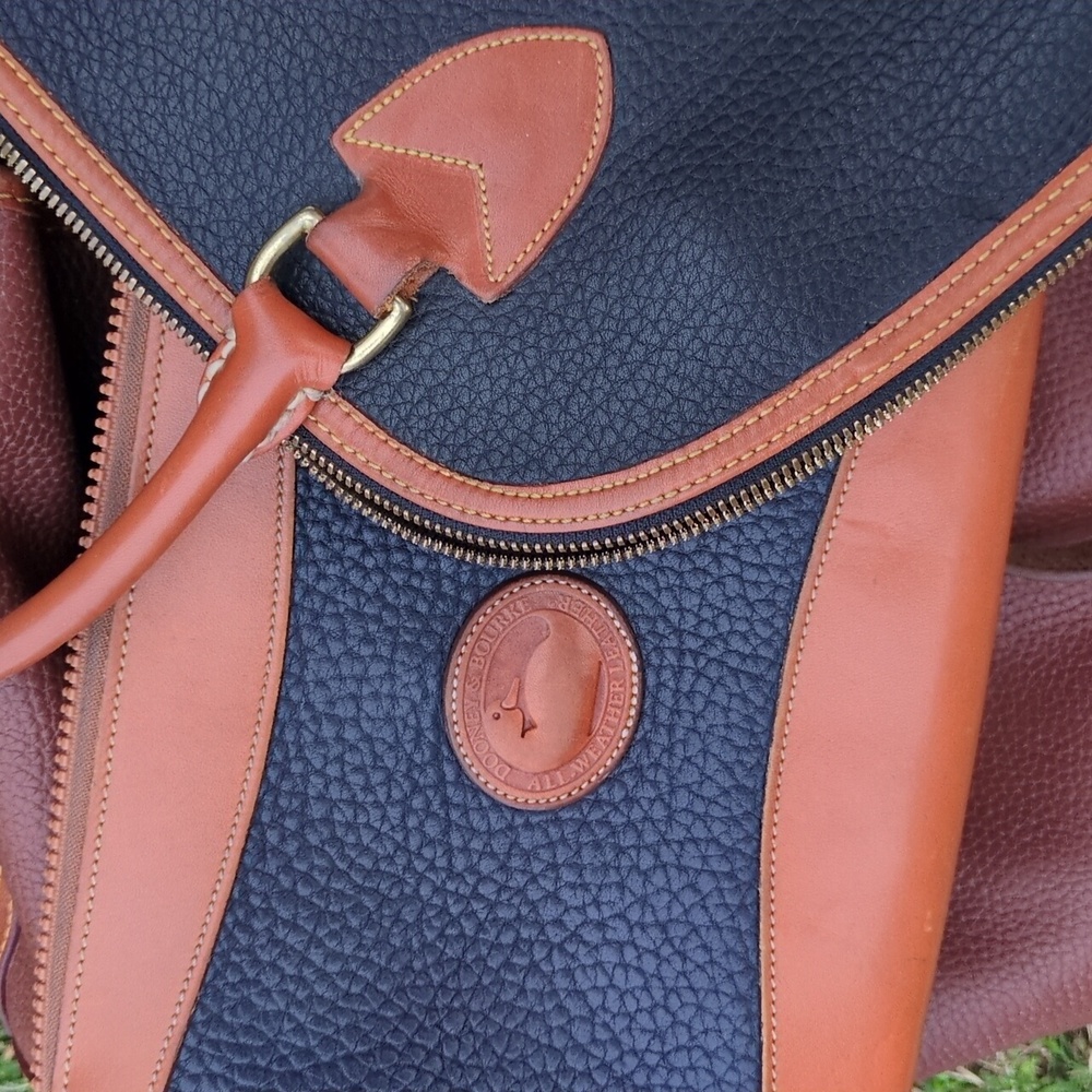 Dooney & Bourke Vintage Pebbled All Weather Leather Crossbody Navy Purse - Picture 16 of 16